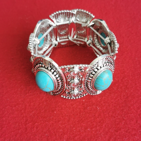 #21~NWOT. Elastic turquoise bracelet. - Picture 2 of 2